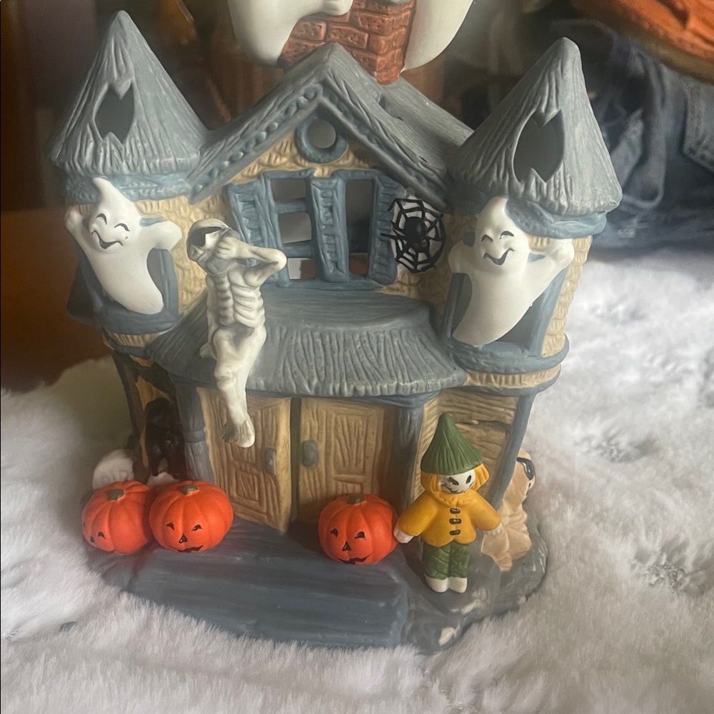 Vintage PartyLite Tea Lite Spooky Haunted House with Ghosts and Pumpkins